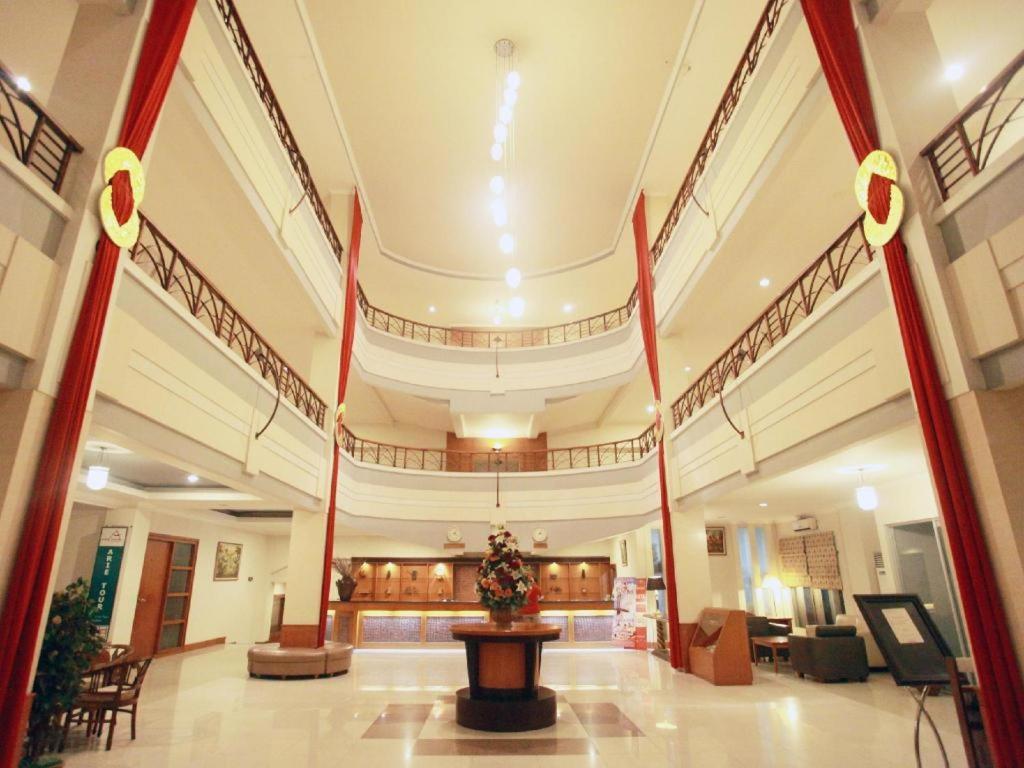 Hotel Horison Plaza Tegal Zewnętrze zdjęcie